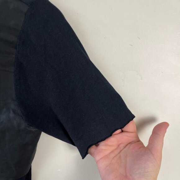 COS black women’s faux leather front scoop neck Tee shirt size XS - Picture 4 of 10